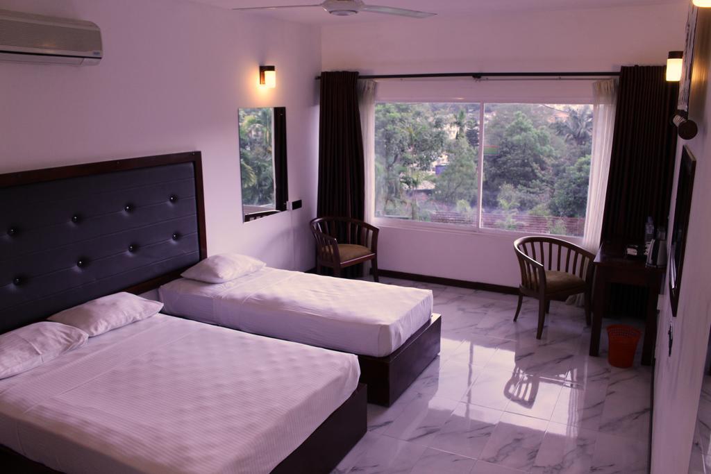 Kandyan Hotel Exterior foto